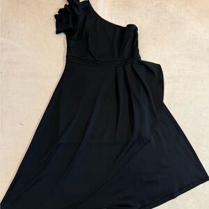 Elegant Black One-Shoulder Dress